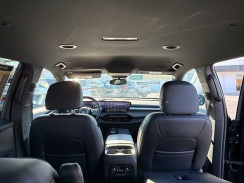 Certified 2025 Buick Enclave Preferred image 30