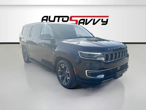 Used 2023 Jeep Wagoneer L Series III w/ Preferred Equipment Group AWD/4WD image 1