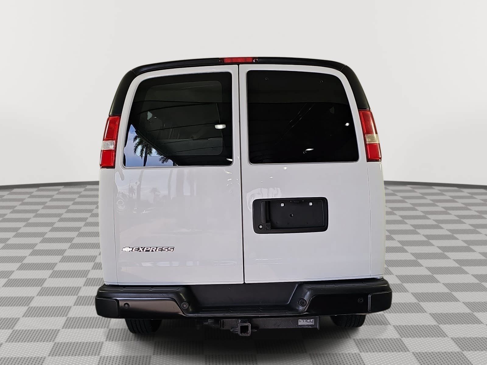 Used 2024 Chevrolet Express 3500 LS RWD image 7