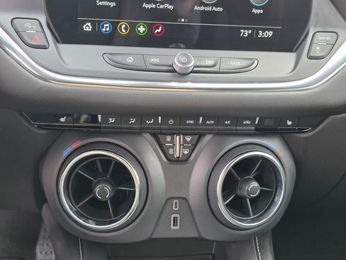 Used 2025 Chevrolet Blazer LT image 23