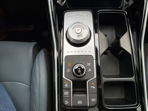 Used 2025 Kia Sorento SX Prestige image 26