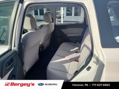 Used 2014 Subaru Forester 2.5i AWD/4WD image 9