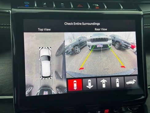 New 2024 Jeep Grand Cherokee Overland w/ Advanced Protech Group III image 41