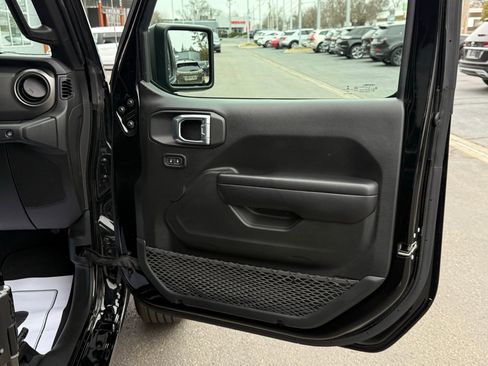 Used 2021 Jeep Gladiator Sport image 21