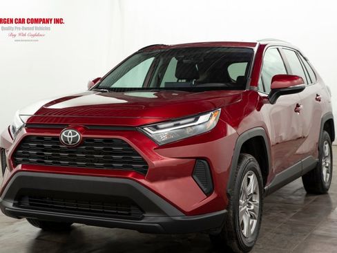 Used 2023 Toyota RAV4 XLE image 4