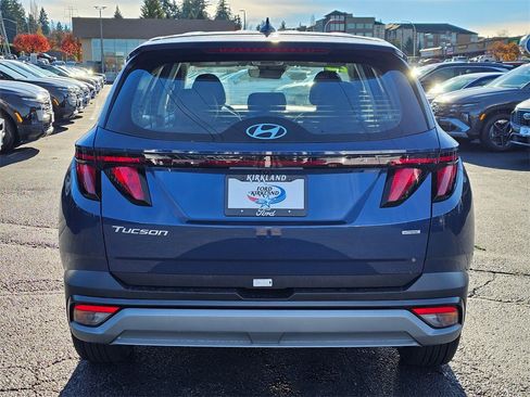 Certified 2025 Hyundai Tucson SE image 7