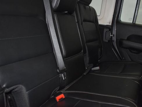 Used 2020 Jeep Wrangler Unlimited Sahara w/ Uconnect 4C Nav & Sound Group AWD/4WD image 29