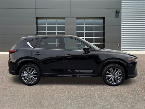 New 2025 MAZDA CX-5 Signature image 8