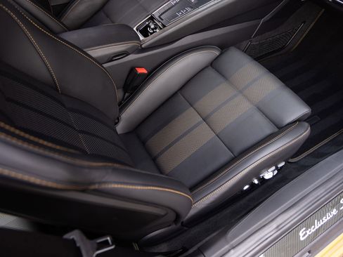 Certified 2018 Porsche 911 Turbo S AWD/4WD image 31