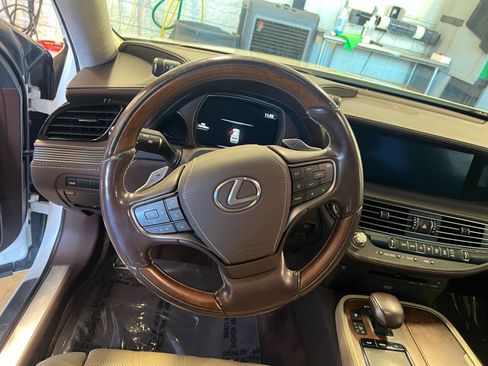 Used 2018 Lexus LS 500 AWD image 9