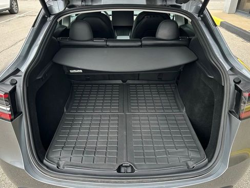 Used 2024 Tesla Model Y Long Range image 23