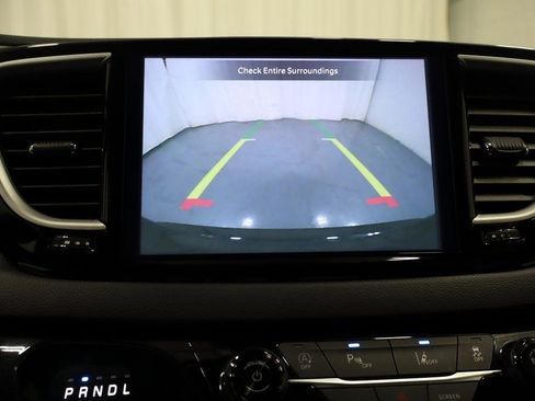 Used 2025 Chrysler Pacifica Select FWD image 23