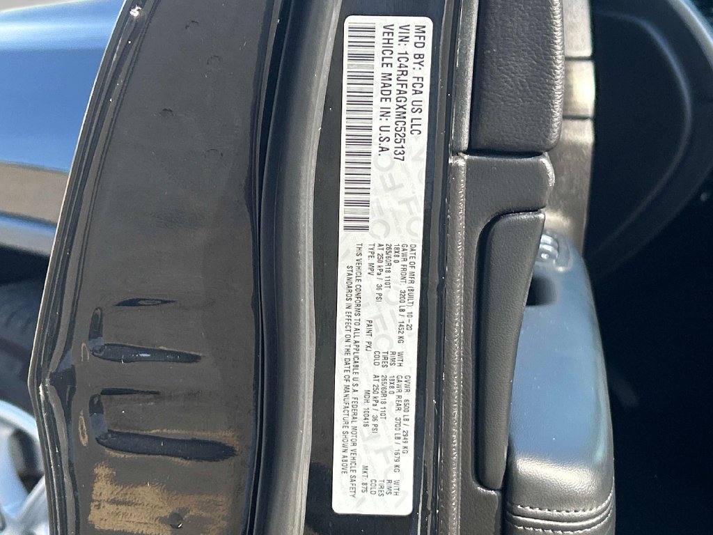Used 2021 Jeep Grand Cherokee Laredo AWD/4WD image 11