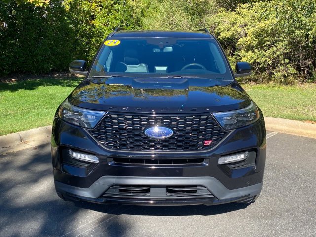 Used 2023 Ford Explorer ST w/ Equipment Group 401A AWD/4WD image 2