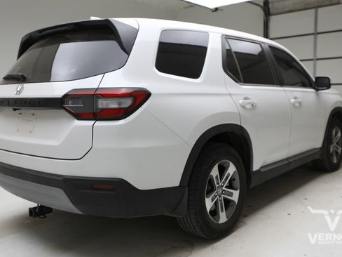 Used 2024 Honda Pilot EX-L image 4