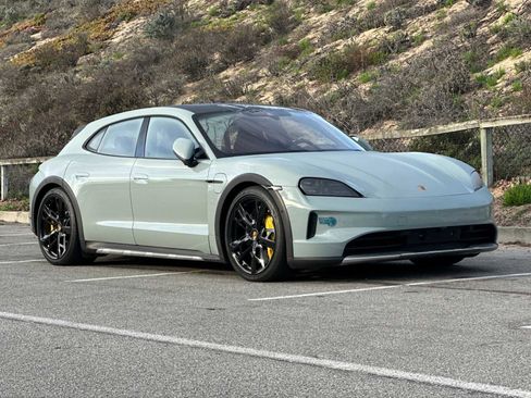 Certified 2025 Porsche Taycan 4S image 10