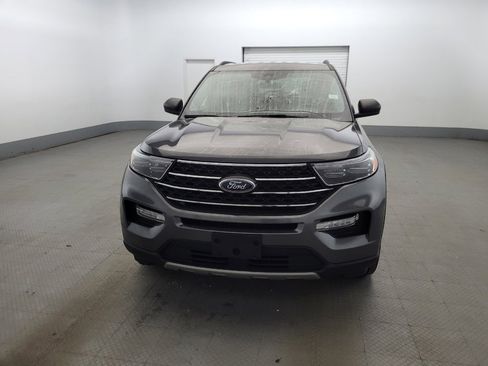 Used 2023 Ford Explorer XLT w/ Equipment Group 202A AWD/4WD image 15