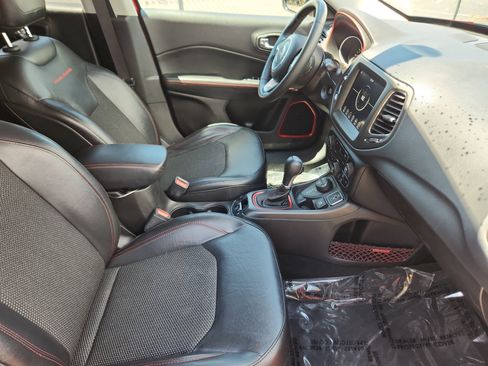 Used 2018 Jeep Compass Trailhawk AWD/4WD image 19