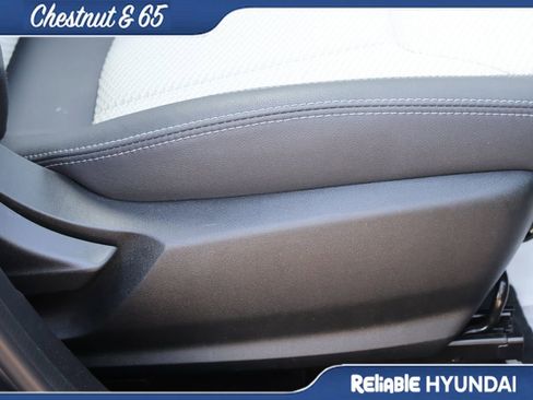 Used 2022 Subaru Forester Premium AWD/4WD image 11