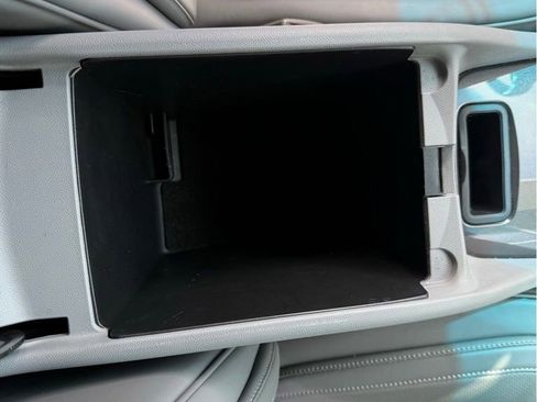 Used 2017 Chevrolet Malibu LT FWD image 34