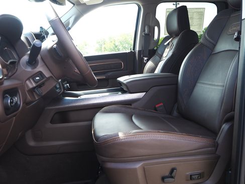 New 2025 RAM 2500 Limited image 11