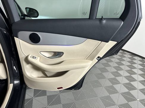 Certified 2022 Mercedes-Benz GLC 300 w/ Premium Package Lite image 18