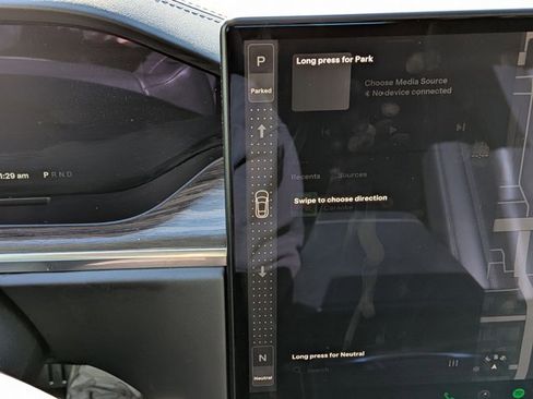 Used 2022 Tesla Model S image 13