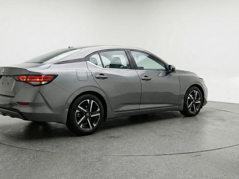 Used 2025 Nissan Sentra SV FWD image 9