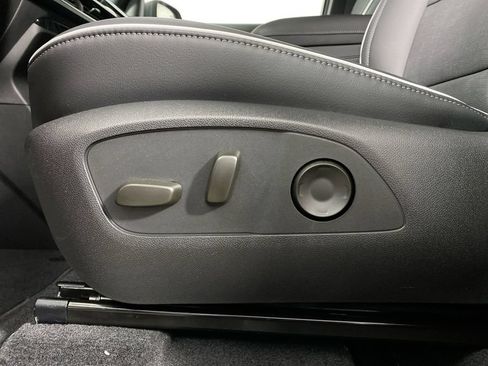 Used 2026 Buick Enclave Preferred w/ Power Package AWD/4WD image 12