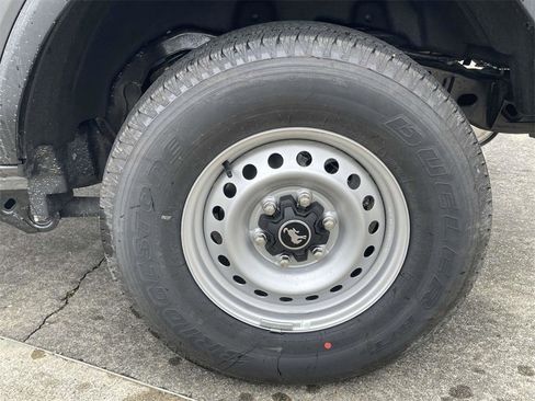 New 2025 Ford Bronco Base image 9