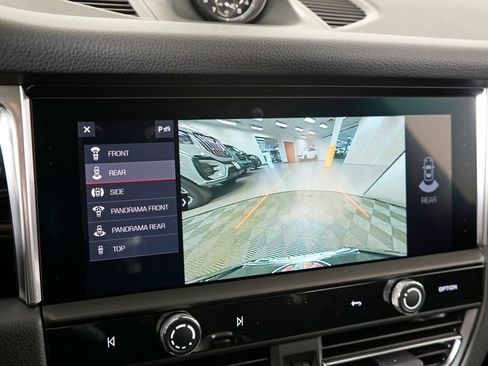 New 2026 Porsche Macan image 27