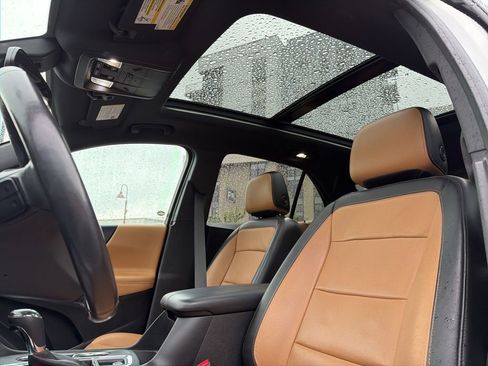 Used 2018 Chevrolet Equinox Premier image 12