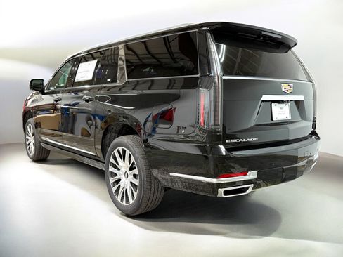 New 2025 Cadillac Escalade ESV Premium Luxury Platinum image 3