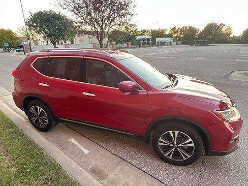 Used 2017 Nissan Rogue SL image 4