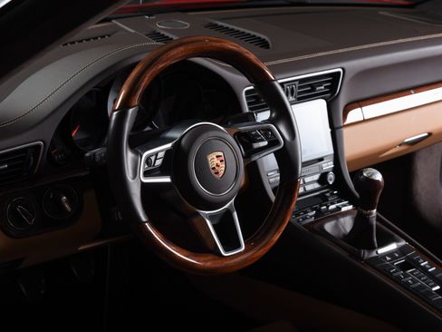 Used 2017 Porsche 911 Carrera 4S image 16