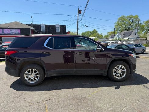 Used 2021 Chevrolet Traverse LT AWD/4WD image 5