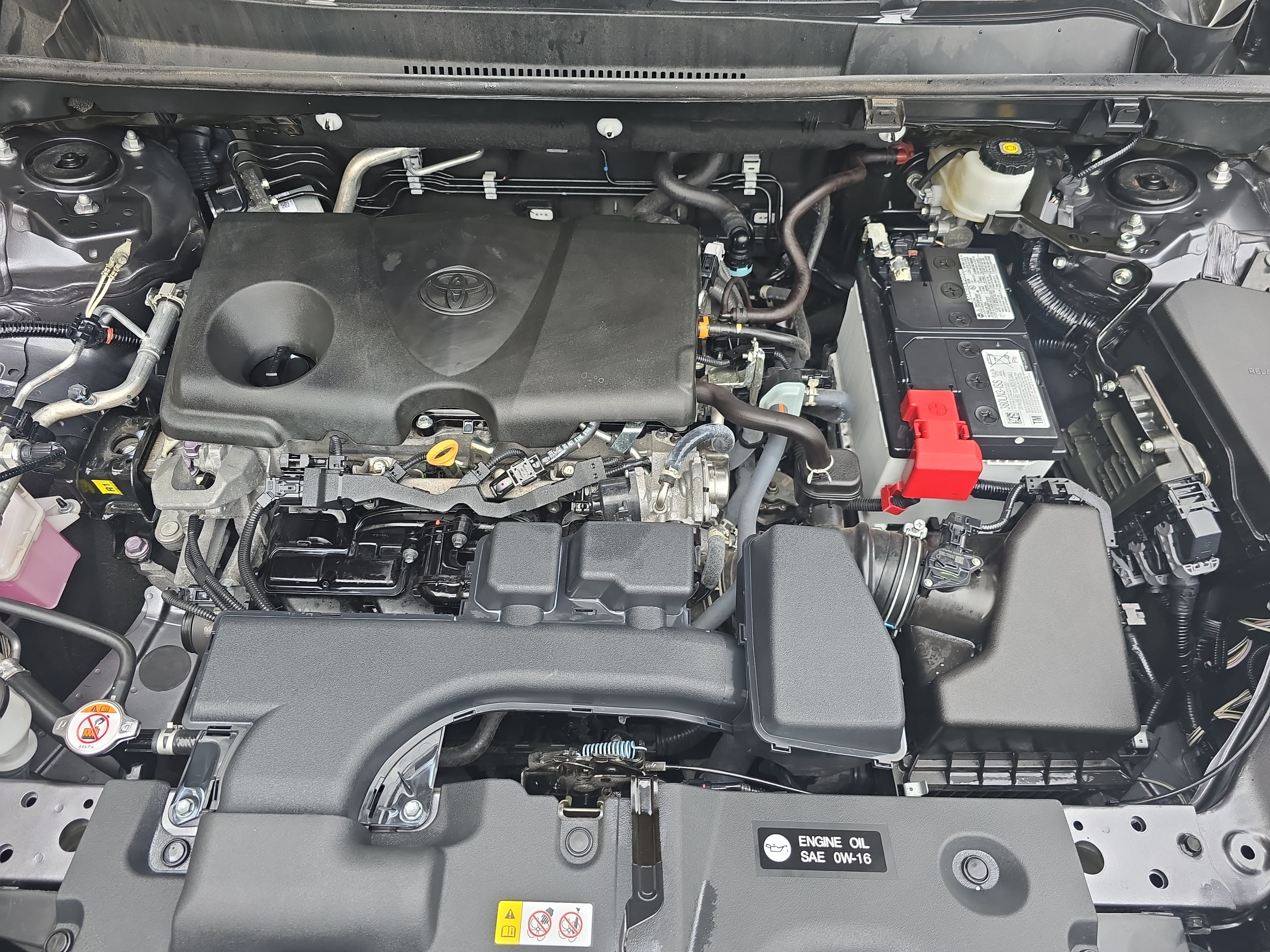 Used 2025 Toyota RAV4 XLE FWD image 32