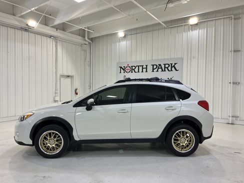 Used 2015 Subaru Crosstrek 2.0i Limited w/ Popular Package #2 image 2
