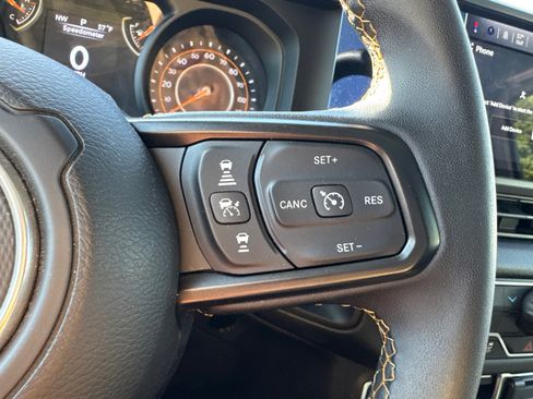 Used 2025 Jeep Wrangler Sport S AWD/4WD image 30