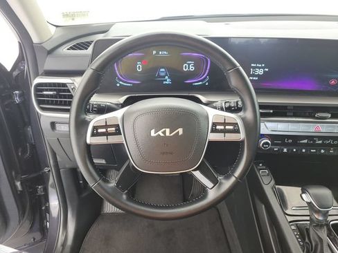 Used 2025 Kia Telluride S FWD image 21