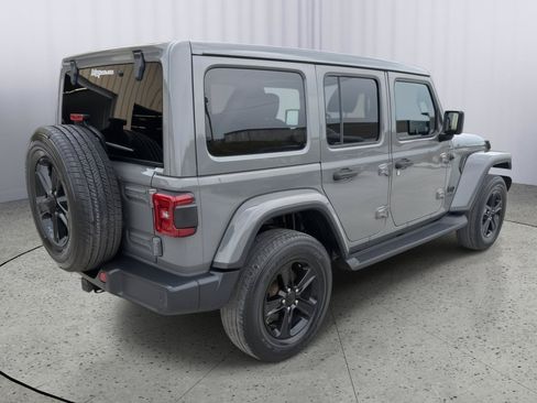 Used 2020 Jeep Wrangler Unlimited Sahara AWD/4WD image 4