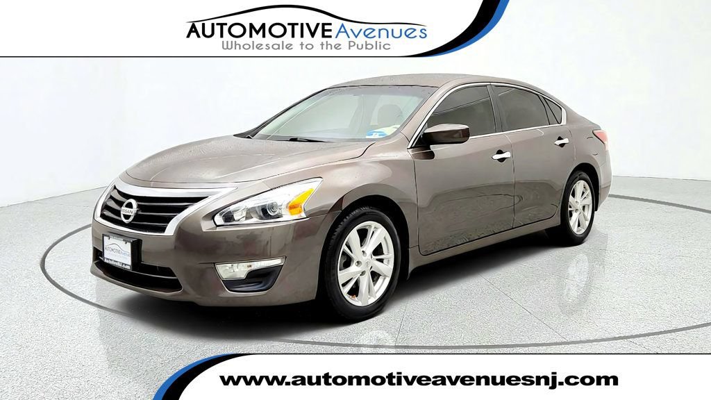 Used 2014 Nissan Altima 2.5 SV FWD image 1