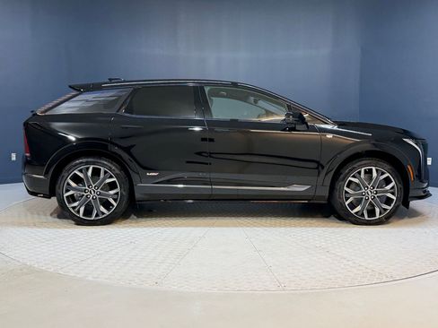 New 2026 Cadillac Optiq V AWD/4WD image 8