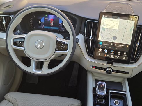 New 2026 Volvo XC60 B5 Ultra w/ Climate Package image 29