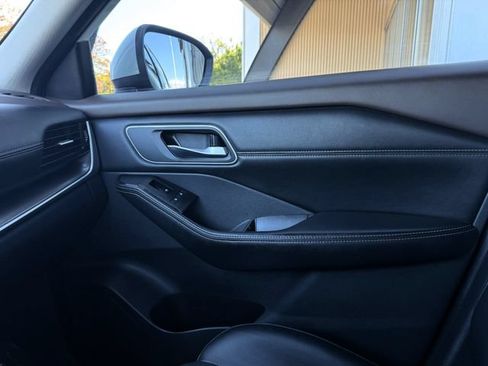 Used 2021 Nissan Rogue SV w/ Premium Package FWD image 32