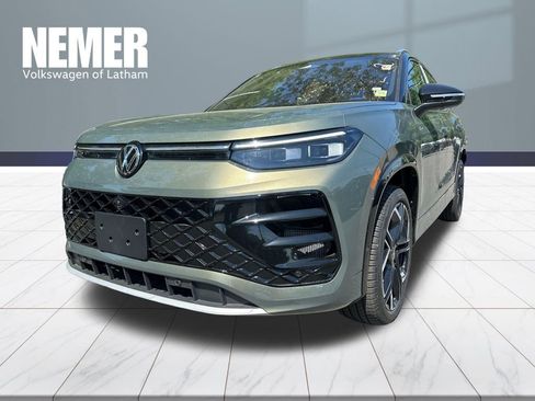 New 2026 Volkswagen Tiguan SEL R-Line AWD/4WD image 1