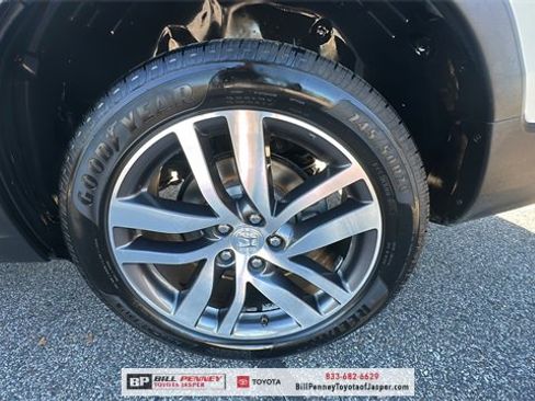 Used 2016 Honda Pilot Touring image 19
