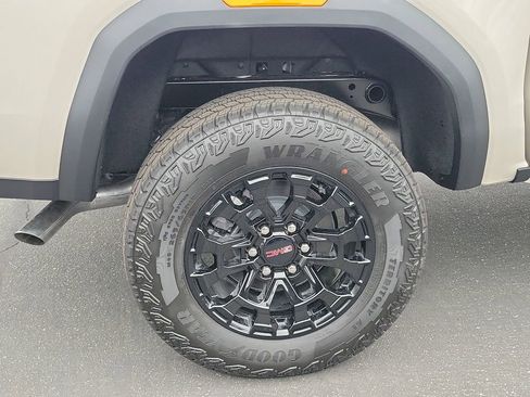 New 2026 GMC Canyon Elevation image 5