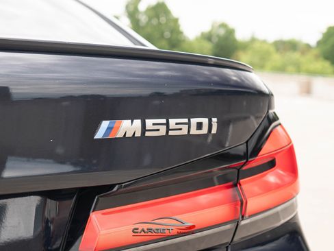 Used 2021 BMW M550i xDrive w/ Premium Package image 50