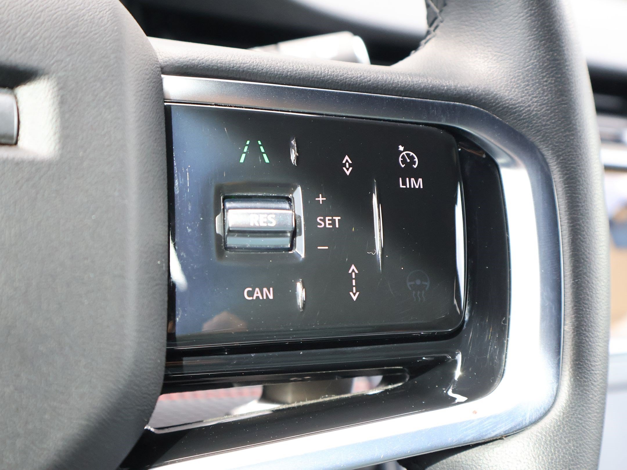 Used 2023 Land Rover Discovery Sport SE R-Dynamic AWD/4WD image 20
